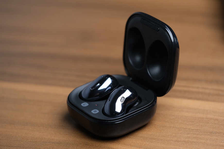 samsung-galaxy-buds-live-unboxing-pic3.jpg