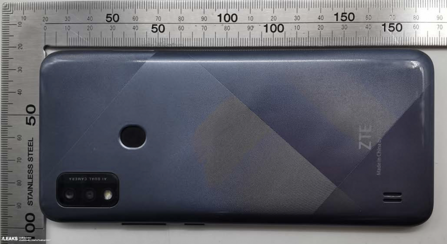 zte-blade-a51-pictures-and-battery-capacity-leaked-by-fcc-131.png