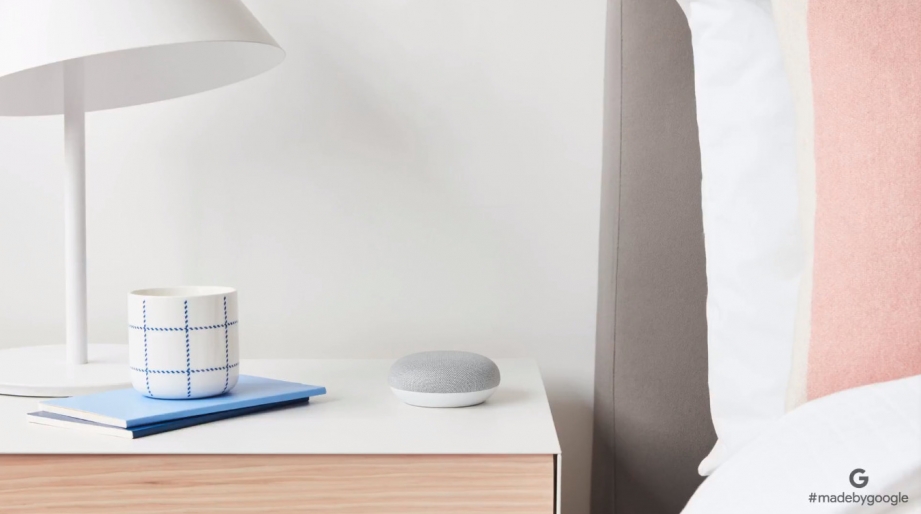 Google-Home-Mini-in-pictures.jpg