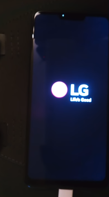 2018-12-03 11_27_19-There have been multiple reports of bootlooping LG G7 ThinQ units - NotebookChec.png
