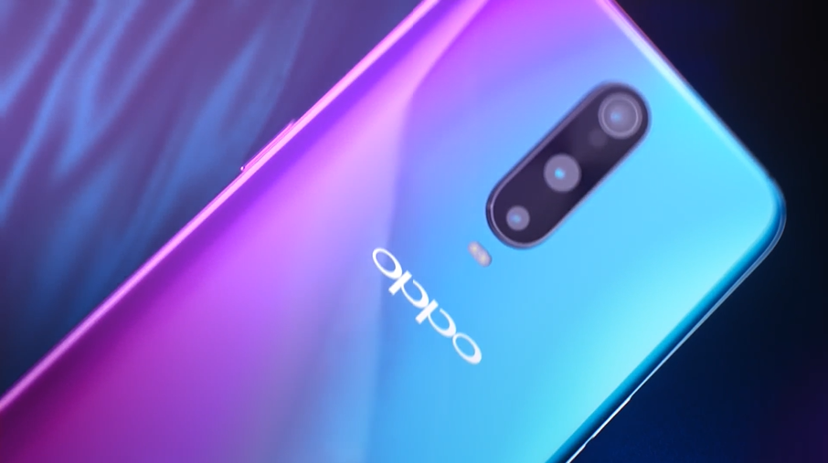 2018-08-18 11_51_48-Video teaser shows off Oppo R17 Pro's triple camera and design - GSMArena.com ne.png