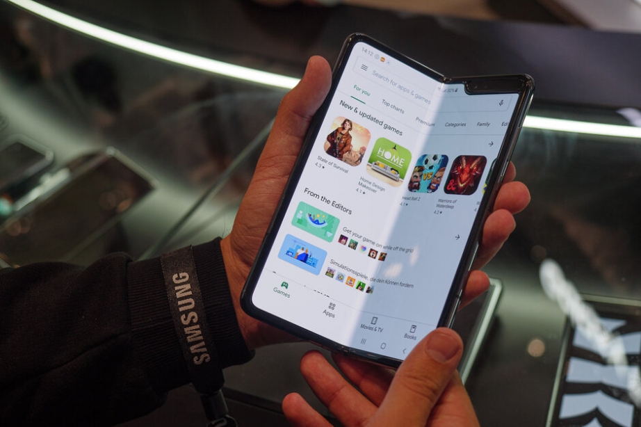 Samsung-Galaxy-Fold-Lite-with-1100-price-and-some-downgrades-possibly-in-the-works.jpg