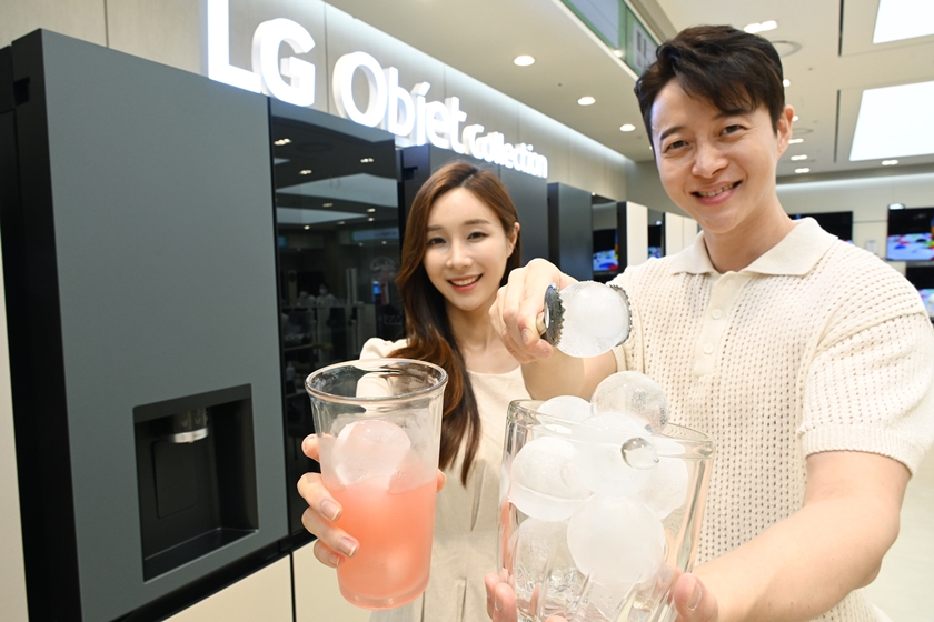 LG-Ice-water-purifier-refrigerator_Objet-collection-3.jpg