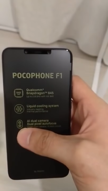 2018-08-09 11_30_12-Xiaomi Pocophone F1 unboxing video leaked - YouTube.png
