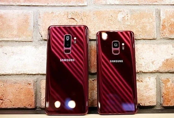 Galaxy-S9-and-S9-in-Burgundy-Red.jpg