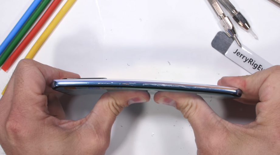 2019-04-22 12_23_04-Huawei P30 Pro survives a torture test with a few scratches - GSMArena.com news.png