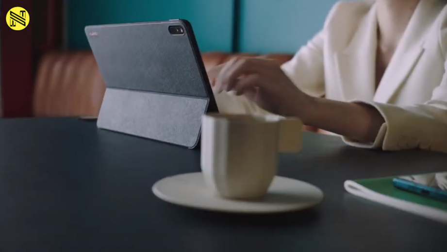 2019-11-22 12_08_58-Huawei MatePad Pro shown off in an official video - GSMArena.com news.png